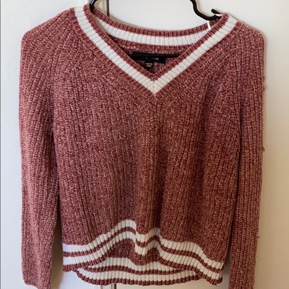 Two v neck pink sweaters